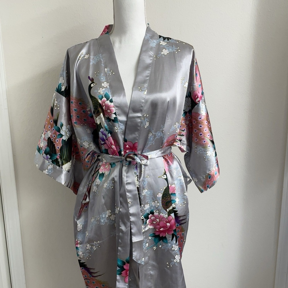 Womens Kimono Wrap Tie Robe One Size Silky Silver Gray Peacock Blossoms Lounge - Picture 3 of 9